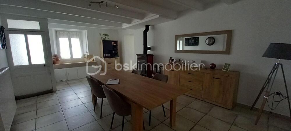 Maison de campagne de 257 m² habitables sur un terrain denviron 1 223 m²
