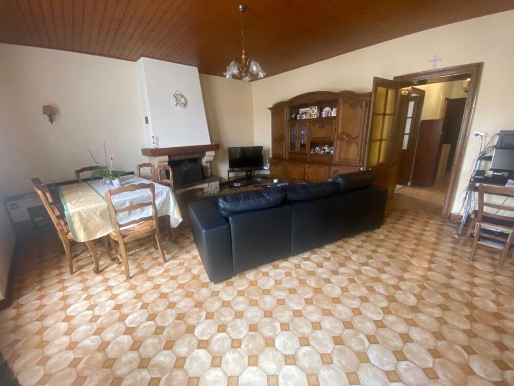 Vente Maison MOUTIERS SUR LAY EN PLEIN COEUR DU BOURG MAISON EN PIERRES RENOVEE 4 CHAMBRES AVEC LOCATAIRE EN PLACE Moutiers sur le lay
