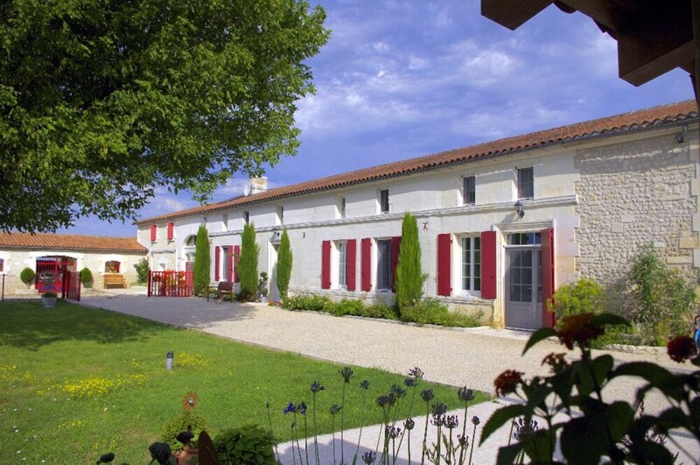 Vente Maison Dpt Charente (16),  vendre COGNAC SUD maison P9 sur terrain de 4 164 m Cognac
