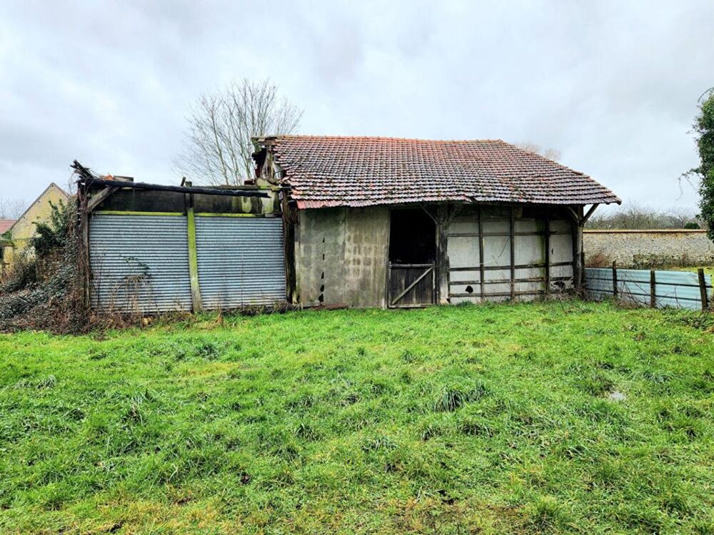 Vente Remise/Grange Vesly - Ancienne Bergerie de 90 m2 au sol à réhabiliter - viabilisée en eau et en électricité sur 605 m2 de terrain plat- Prix : Vesly