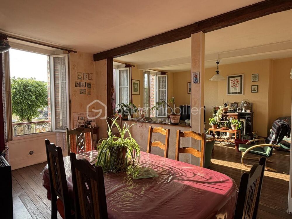 Très belle maison de ville avec le cachet de lancien, avec la possibilité de créer deux logements indépendants !