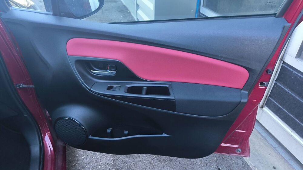 Yaris 1.5 VVTi 100 Hybrid E-CVT Collection 2017 occasion 10300 Sainte Savine