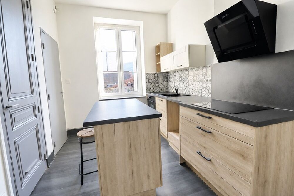 Appartement T3 de caractère avec garage au coeur du Chambon-Feugerolles