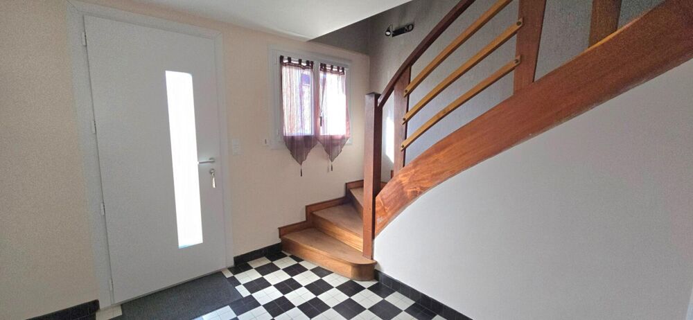 Vente Maison Maison de ville de type 6, jardin et garage privatif sur un terrain de 450 m² Perigueux