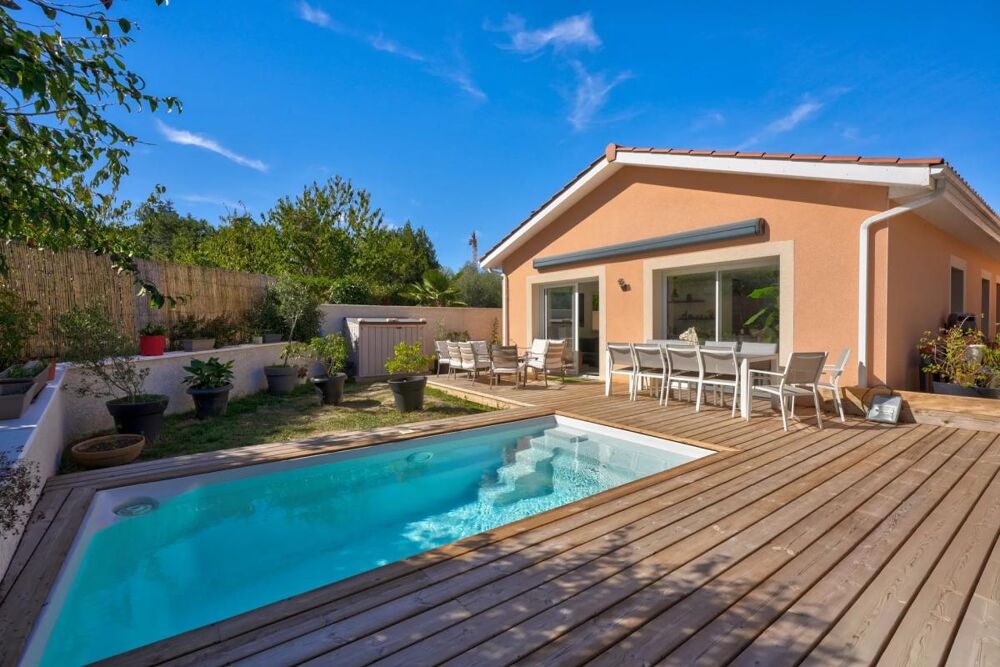 Maison de plain-pied 4 pièces 106 m² avec garage et piscine