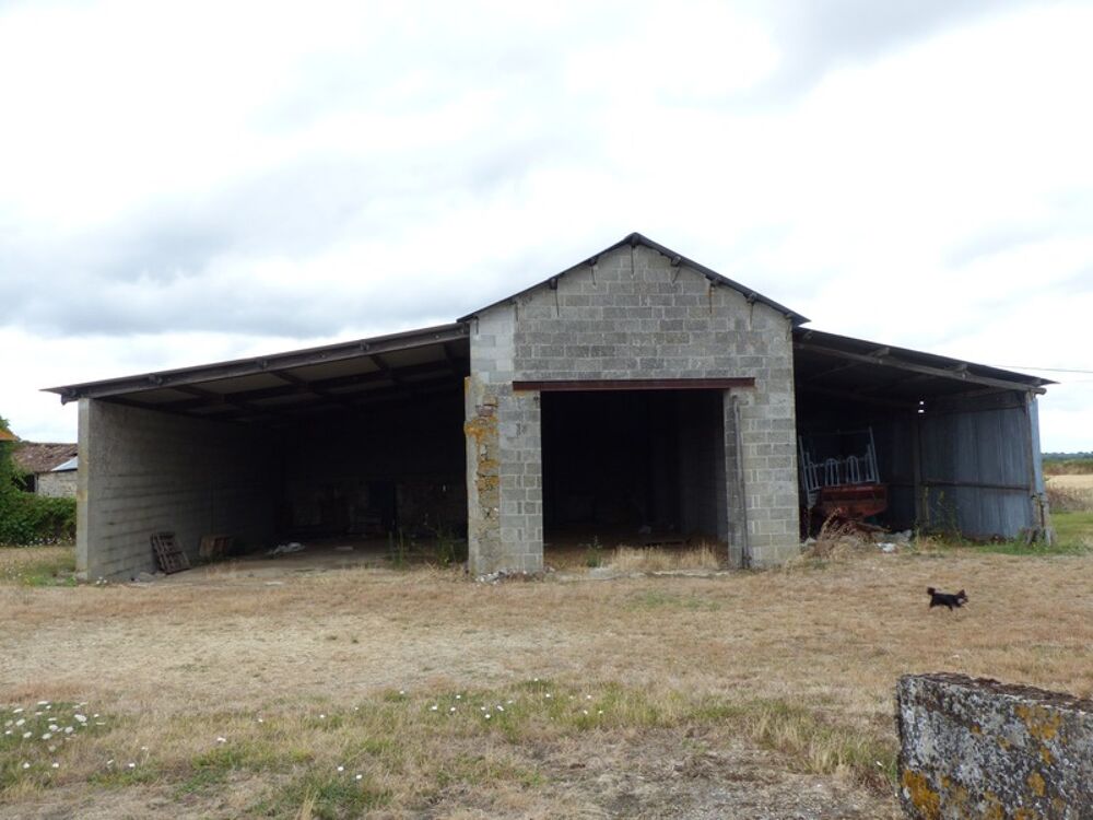 BATIMENTS DE FERME A VENDRE GOURGE (79) TERRAIN 5367 m²