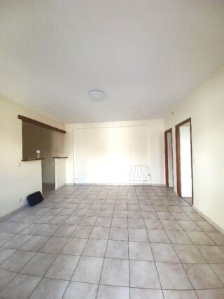  Appartement à louer 3 pièces 49 m²