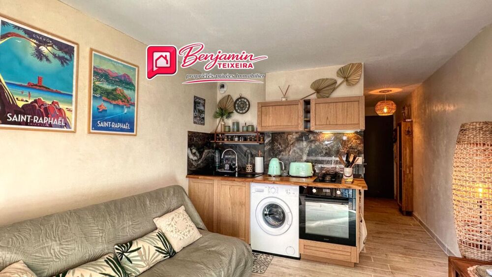 Appartement Saint Raphael 1 pièce(s) 21.66 m2 + Terrasse + Parking privé