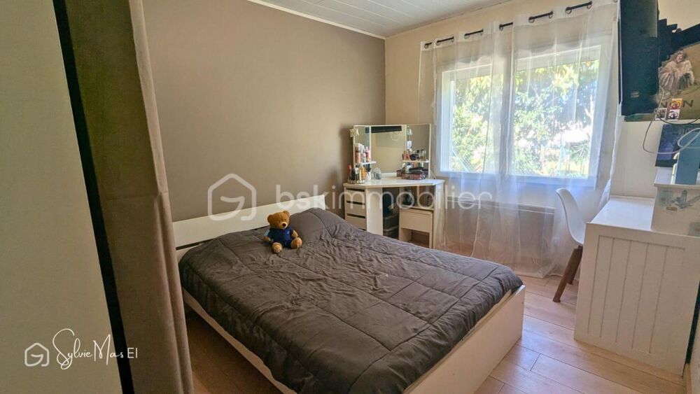 Maison de plain-pied avec grand terrain  4 chambres  Proche commodités