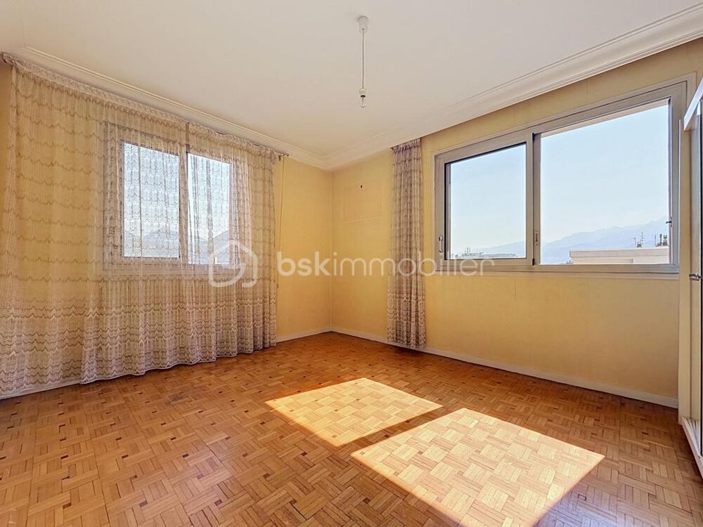 Vente Appartement Appartement T5 (en T4) au DERNIER ÉTAGE avec balcon + cave Grenoble