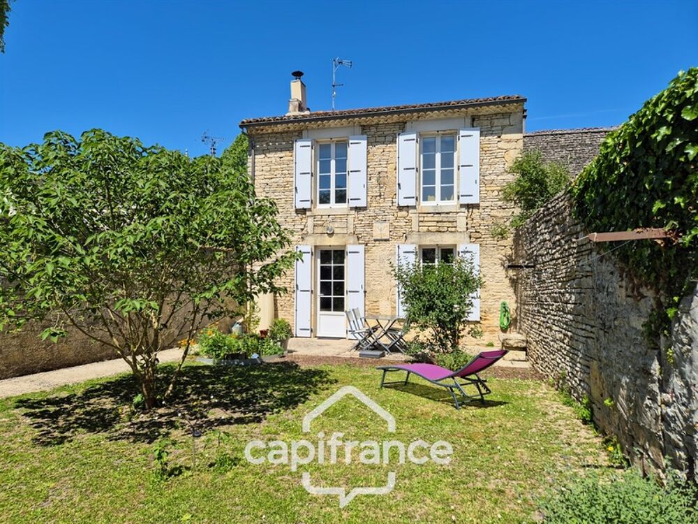 Maison à vendre 5 pièces ASNIERES LA GIRAUD (17) avec jardin, dépendances et garage