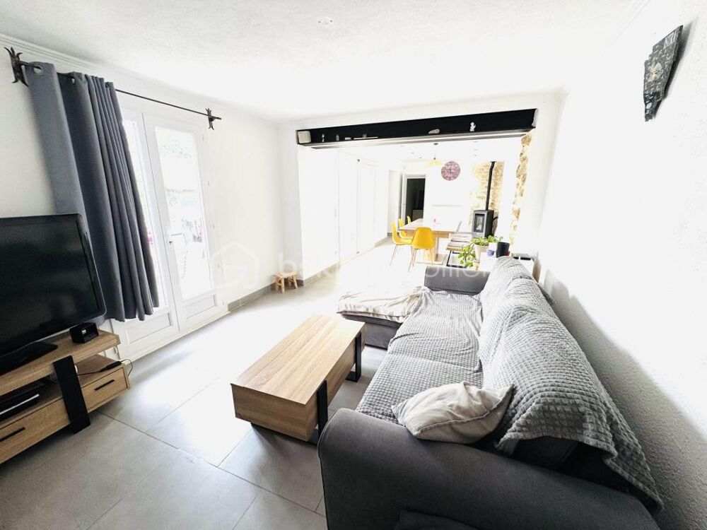 Vente Maison LAMBESC – MAISON RÉNOVÉE AVEC PISCINE, VUE SUR LES VIGNES ET TERRAIN DE 1 000 M² Lambesc