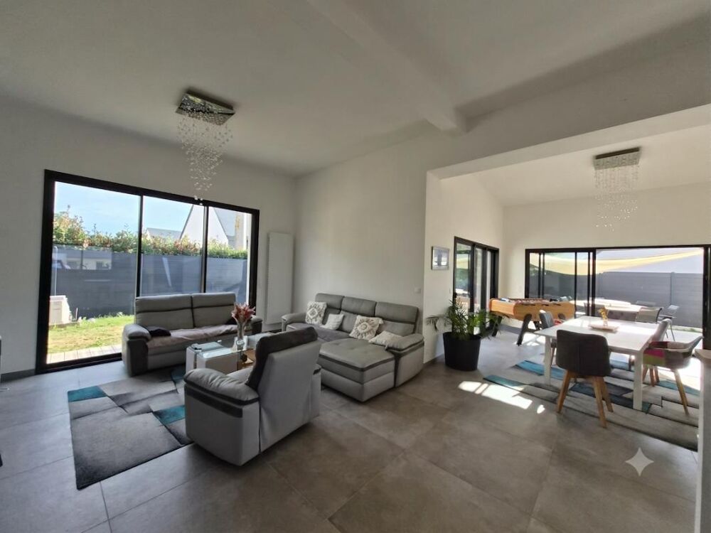 Superbe maison de plain pied / 5 pièces 137 m2 sur terrain de 505 m² clos