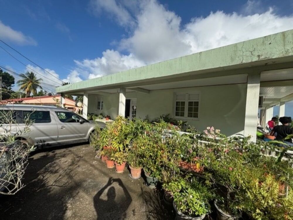 Vente Villa Grande villa à vendre composée de 3 appartements avec une magnifique vue mer LE FRANCOIS (972) Le francois