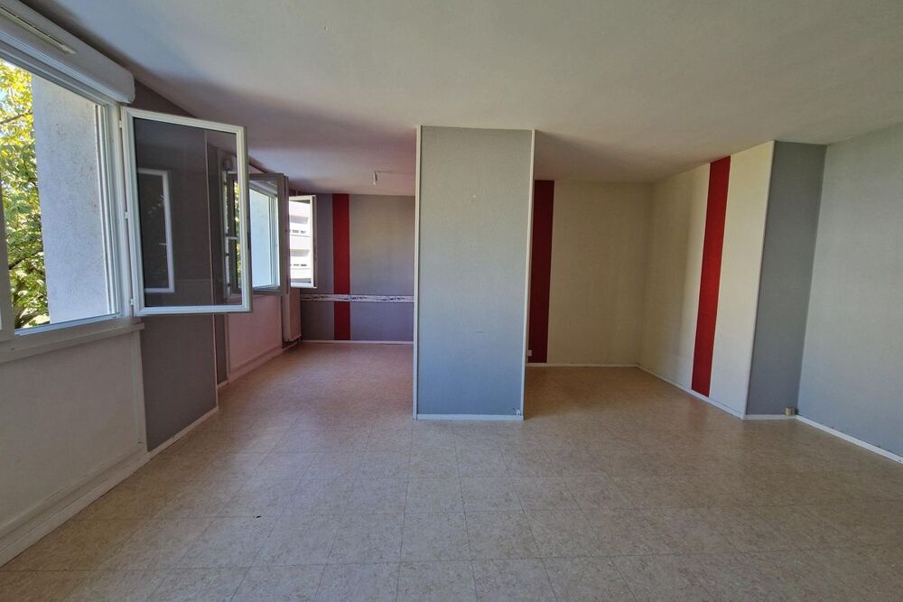 Vente Appartement AULNAT// APPT 3 PIECES - 1ER ETAGE CAVE Aulnat