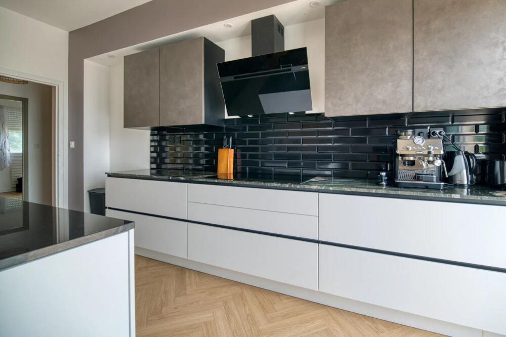Vente Maison Maison individuelle rénovée 300 m² avec piscine, terrain arboré et appartement indépendant Escalquens