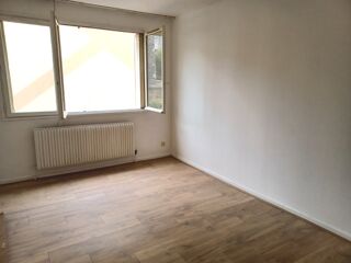  Appartement à louer 1 pièce 32 m²