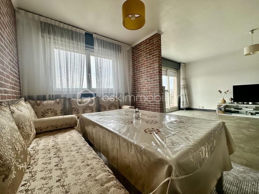 APPARTEMENT LUMINEUX REFAIT A NEUF - 4 pièces principales de 76 m2 - DERNIER ETAGE avec VUE PANORAMIQUE exceptionnelle