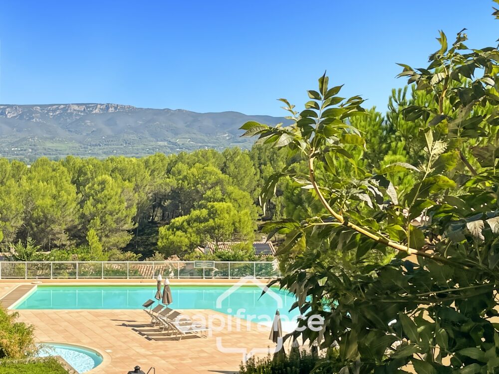 DOMAINE DE PONT ROYAL, maison de 45 m2 avec vue dégagée , élevée d'un étage, 2 chambres, mitoyenne d'un seul côté, piscine priv