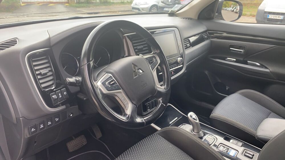 Outlander 2.4 MIVEC 208 Hybrid 4WD BVA6 Buisness 2020 occasion 33150 Cenon