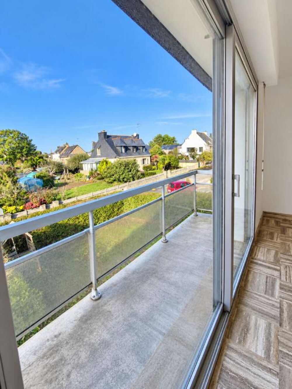 Vente Appartement APPARTEMENT T4 DE 82 M² - 3 CHAMBRES - BALCON - GARAGE 30 M² - CAVE 17 M² - PROCHE PLAGE DE LOMENER Ploemeur