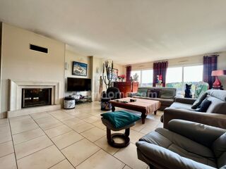  Maison  vendre 7 pices 223 m