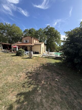 Maison 7 pièces 140 m² · à Sanilhac · 140 m² · 299 500 €