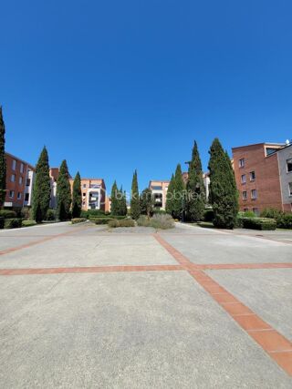  Appartement à louer 4 pièces 87 m²