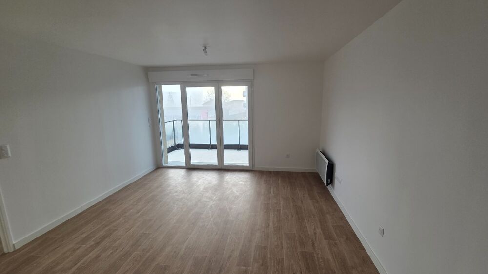 T2 avec balcon et parking à LAVAL