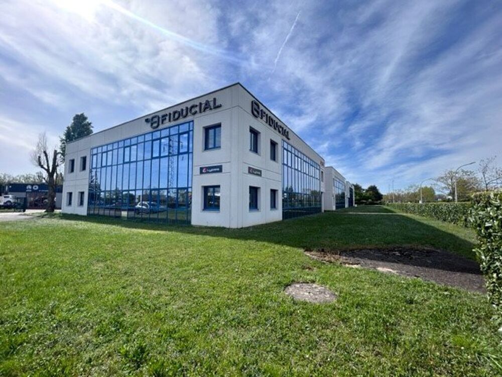   À louer : Bureaux modernes à Chalon Sud - 180 m² 