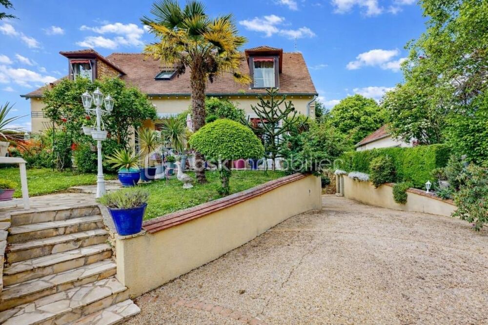 ? Coup de coeur garanti !  Superbe maison darchitecte 231 m² sur 1159m2 de terrain paysagé  à 35 min de Paris !