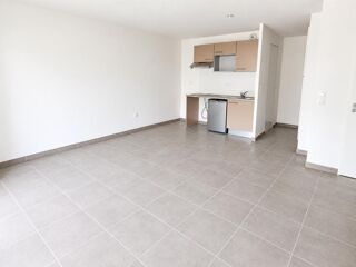  Appartement à louer 2 pièces 45 m²