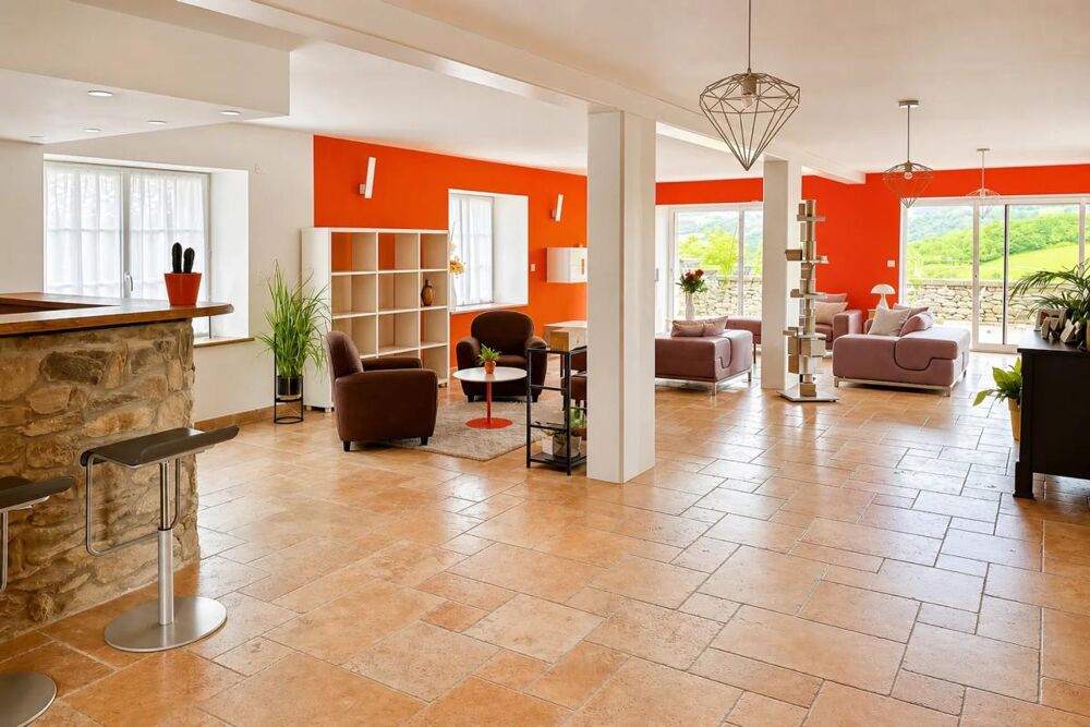 Maison 10 pièces, 374 m² à Montromant (loué)