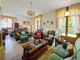  Maison à vendre 11 pièces 245 m²