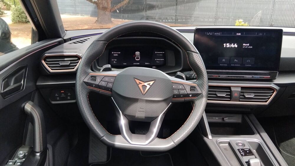 Leon 1.5 eTSI 150 Mild Hybrid DSG7 V - Automatique Toit ouvrant 2023 occasion 45360 Chatillon Sur Loire