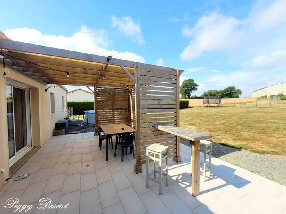 Vente Maison Maison à vendre 5 pièces MONCOUTANT (79) - Maison plain-pied 100 m2 habitables + Pièce attenante de 29 m2 Moncoutant