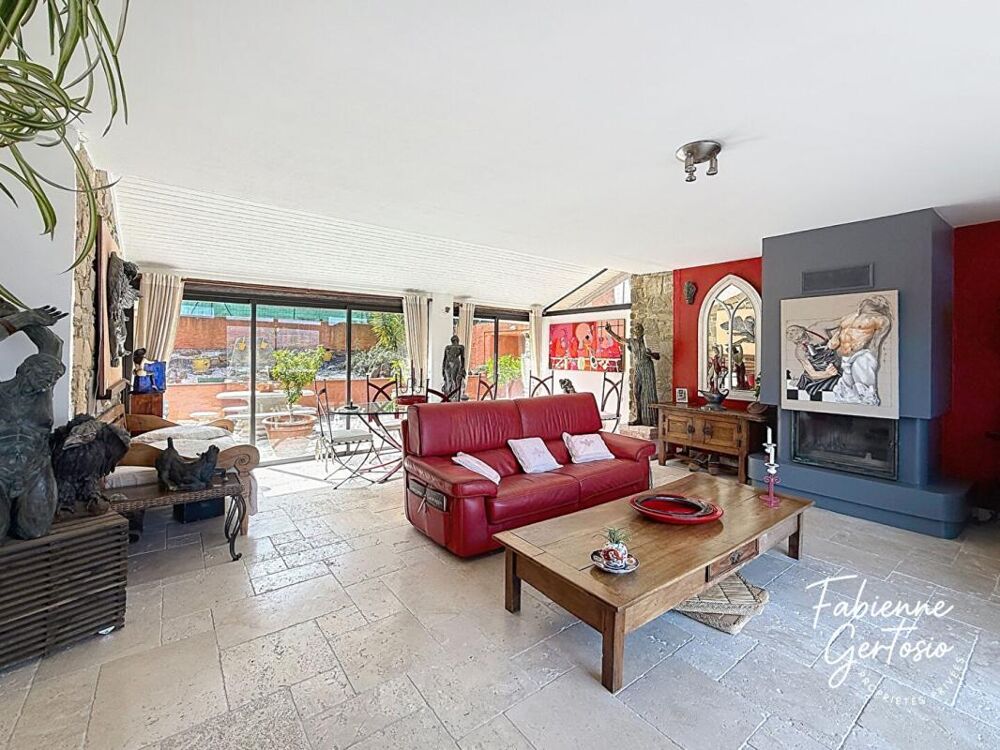 LE BEAUSSET ! Maison d'architecte de 174m2 avec vue panoramique