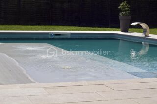  Maison � vendre 8 pi�ces 217 m�