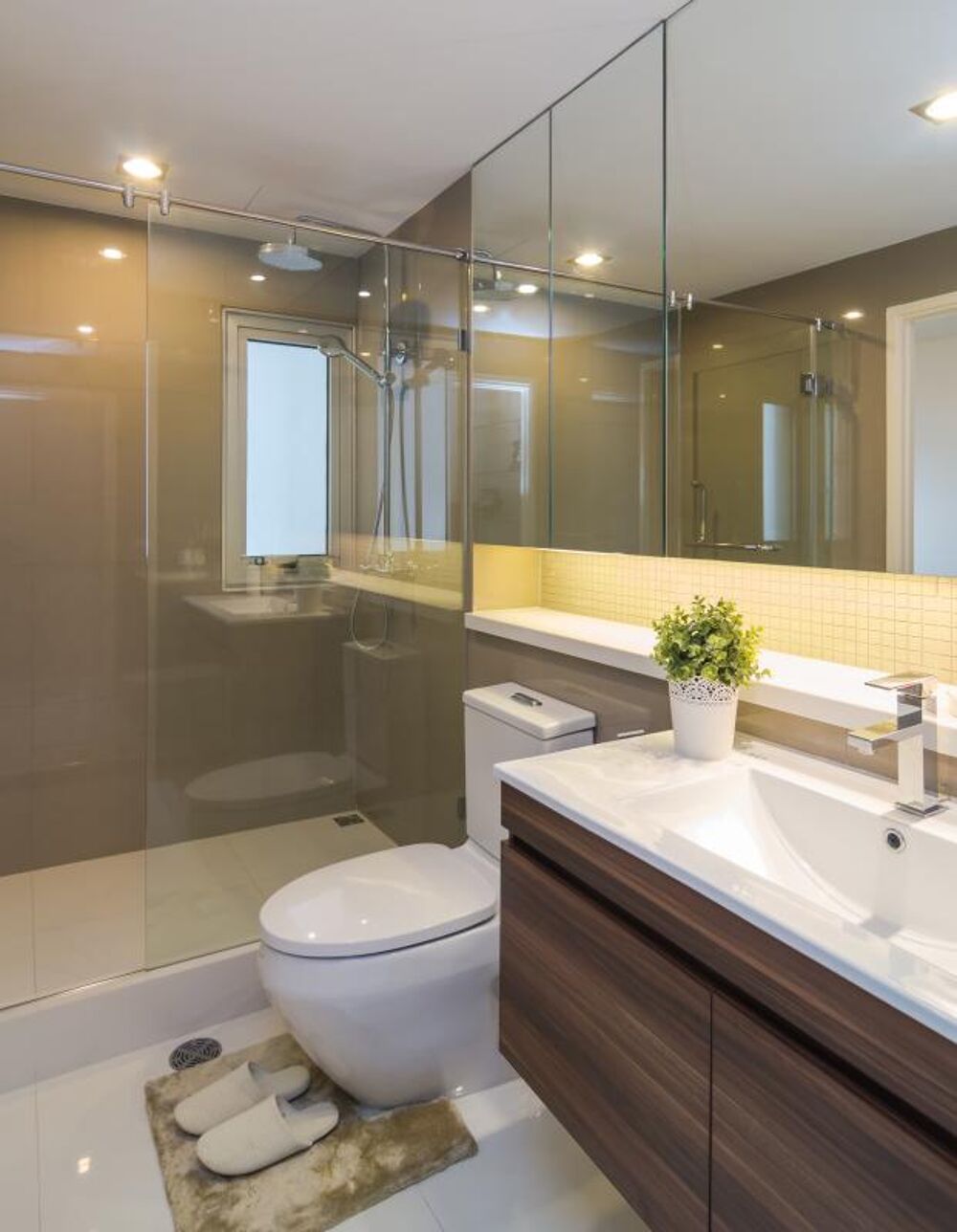 **4 pièces + Loggia Balcon + Parking inclus + Proche Métro Mairie des Lilas Ligne 11**