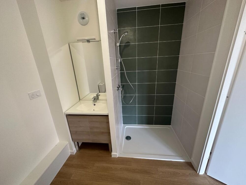 Location Appartement T2 NEUF avec balcon et parking à LAVAL Laval