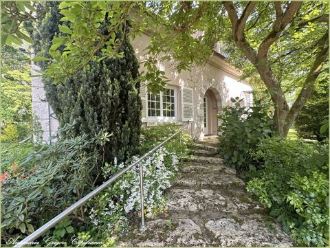   Courville-sur-Eure Maison familiale de 155 m, terrain arbor de 8317 m. Cadre exceptionnel et fort potentiel ! Maison - 4 pice(s) - 155 m