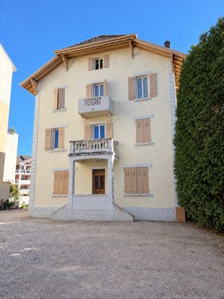  Immeuble à vendre 8 pièces 330 m²