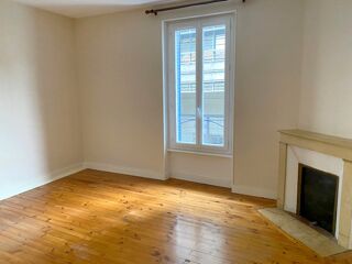  Appartement à louer 3 pièces 61 m²