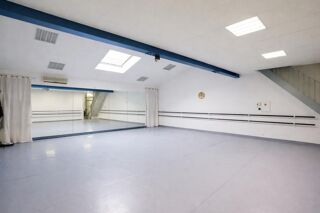  Immeuble � vendre 14 pi�ces 650 m�