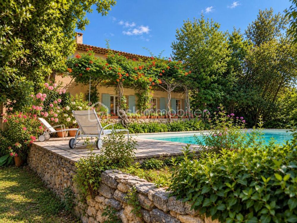 Vente Ferme ANCIENNE FERME AVEC 5 CHAMBRES, TERRAIN DE 3 000 M² ET PISCINE Ansouis