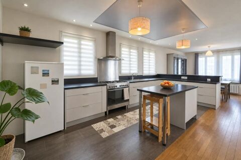   Maison avec potentiel, grand terrain à Lavelanet Maison - 8 pièce(s) - 240 m²