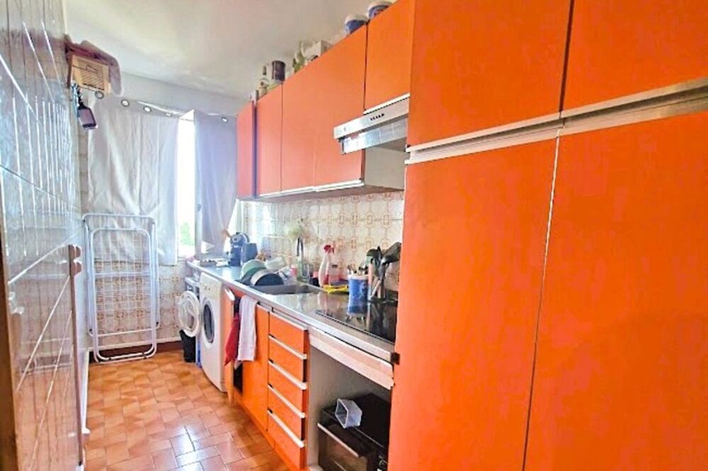 ? Appartement T2 avec cave, box fermé & vue dégagée  5? étage avec ascenseur  Avenue Gallieni  Bondy (93)