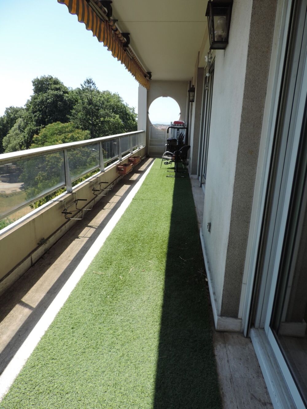 Dpt Ain (01), à vendre BOURG EN BRESSE, appartement T3 de 109 m² au sixième étage avec vue panoramique, balcon, cave et garage