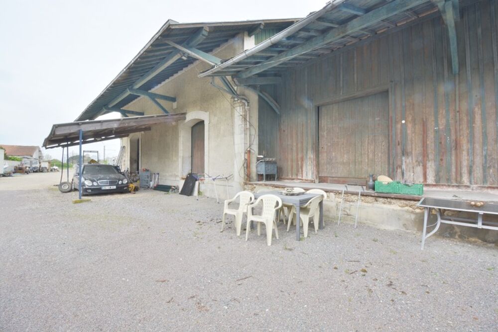 Ancien bar et hôtel proche de Coutras avec gros potentiel de création de logements