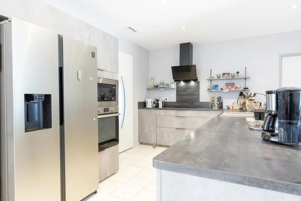 Vente Maison Maison de 5 pièces de 130 m² à L'Isle-sur-la-Sorgue L isle sur la sorgue